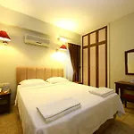Mr. Dim Exclusive Hotel de apartamente 2*