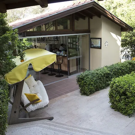 Ξενοδοχείο με διαμερίσματα Mr. Dim Exclusive 2*